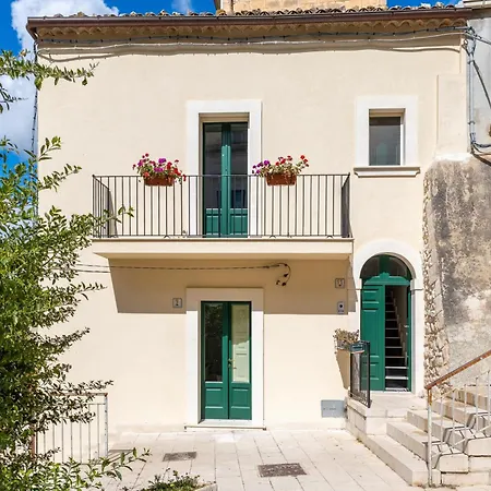 Liola Guest house *